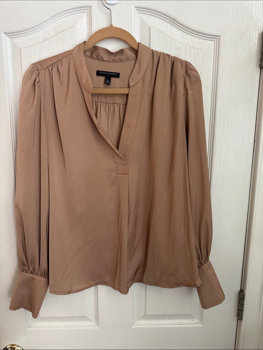 Banana Republic Women's Camel V-Neck Long Sleeve Blouse